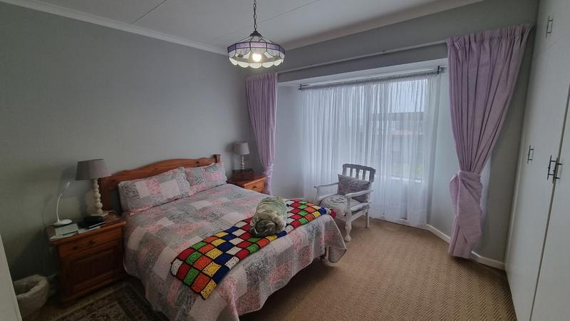 3 Bedroom Property for Sale in Outeniqua Strand Western Cape